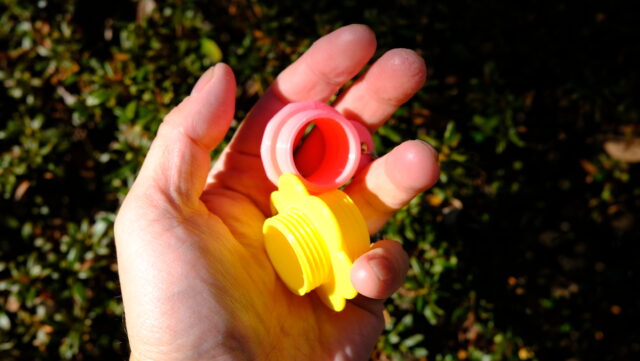 Carton Studio「cappy」はペットボトルキャップをULピルケースに変える、魔法のリング?