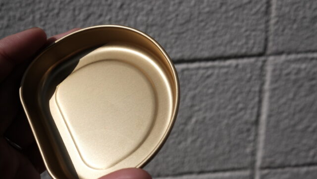 Nruc FACEHUGGER DISH｜OMMに遊び心を侵入させる11gのバグ？