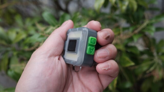 WHATNOT CLIP SPEAKER with LIGHT徹底レビュー。34gの極小ガジェットから価値をDIGる