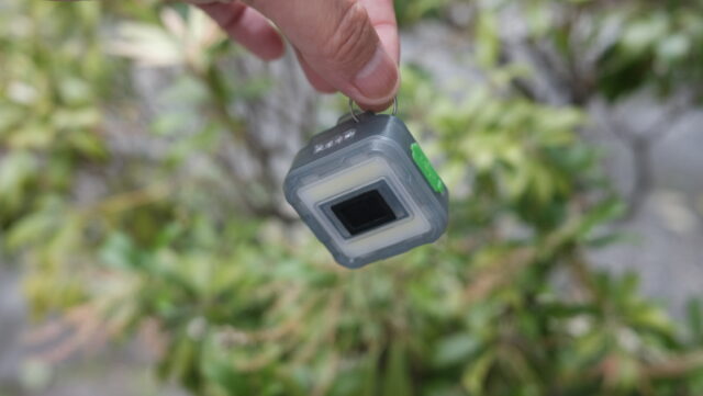 WHATNOT CLIP SPEAKER with LIGHT徹底レビュー。34gの極小ガジェットから価値をDIGる